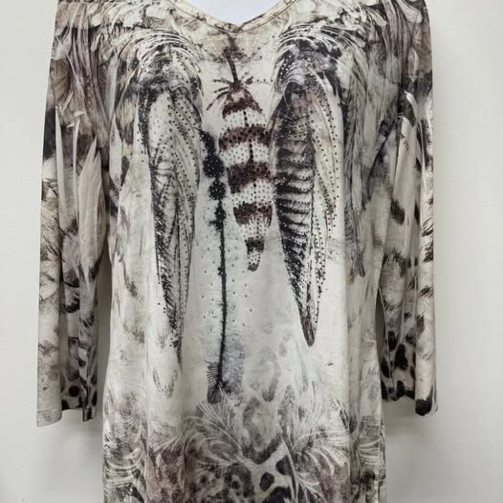 EUC Beautiful Size Medium Dressy Sparkly Feathers Stretchy 3/4 Sleeve Blouse
